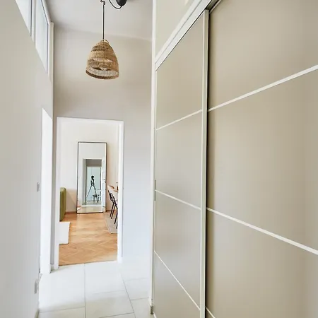 Luxury Riverside Apartamento